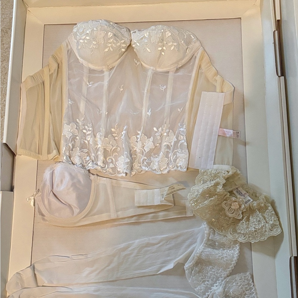 Bridal Keepsafe Box - Picture 4 of 10